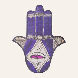 aplique marroquí mano fátima piel morado