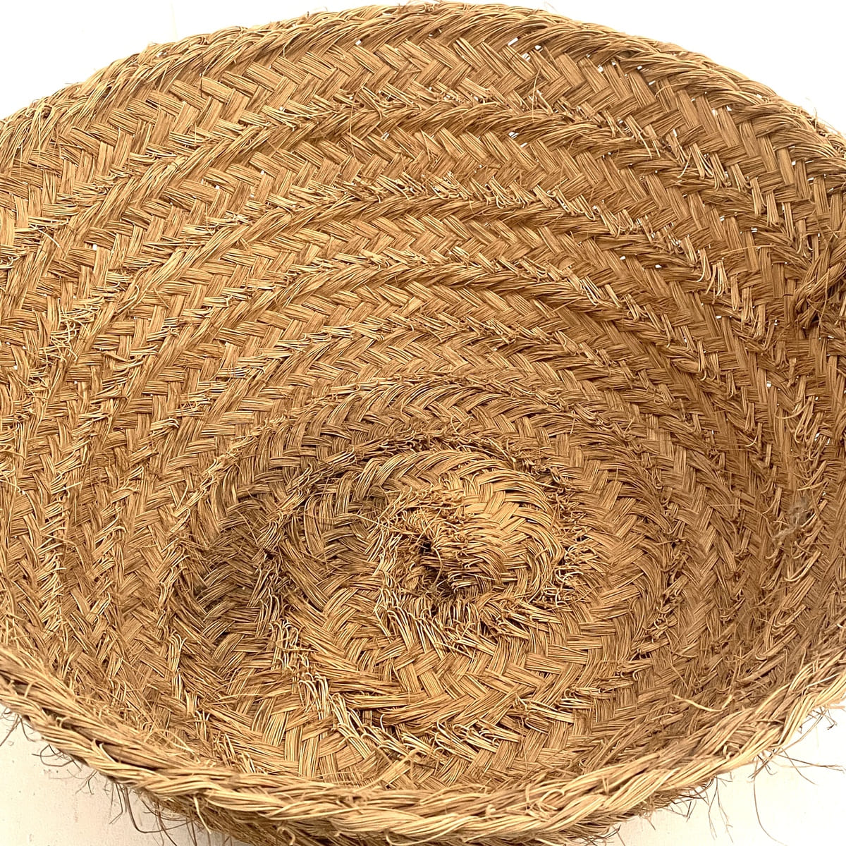 Navicella in sparto naturale 72x67x30