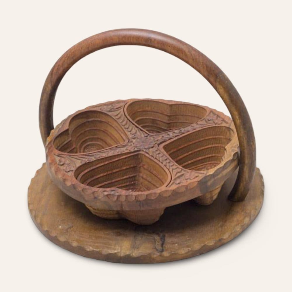 cesta frutos secos de madera