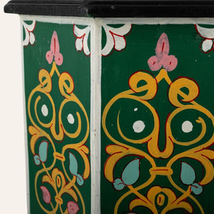 mesa marroquí de madera verde detalle