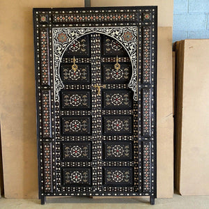 Puerta árabe de madera tallada a mano con hueso